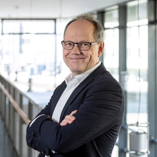 Das Foto zeigt Prof. Dr. Kai Gniffke, Vorsitzender der ARD und Intendant des Südwestrundfunks.